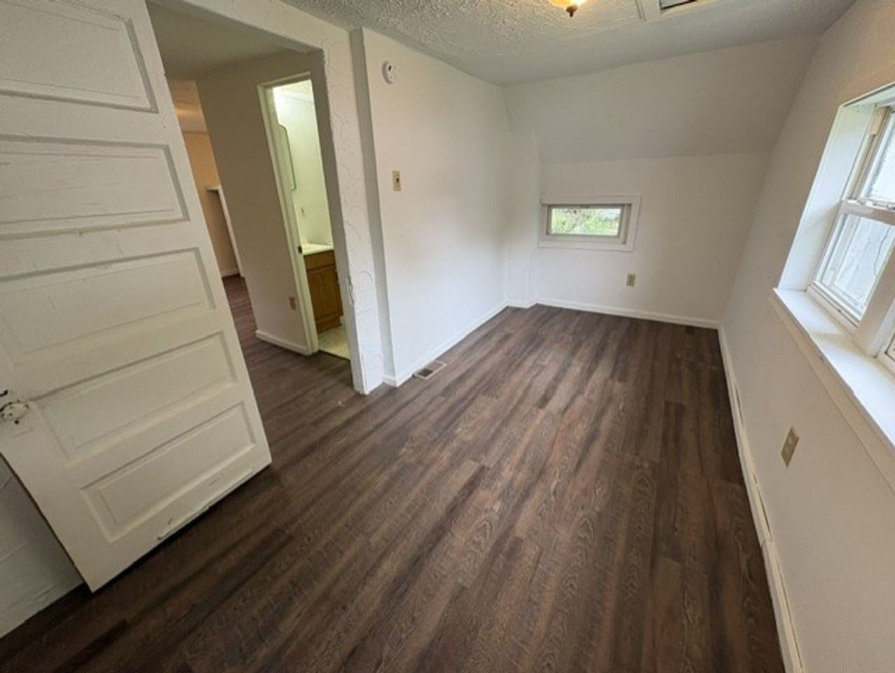 1306 Madison Ave - Photo 7 of 9
