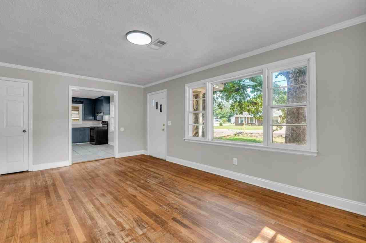714 Post St - Photo 3 of 27