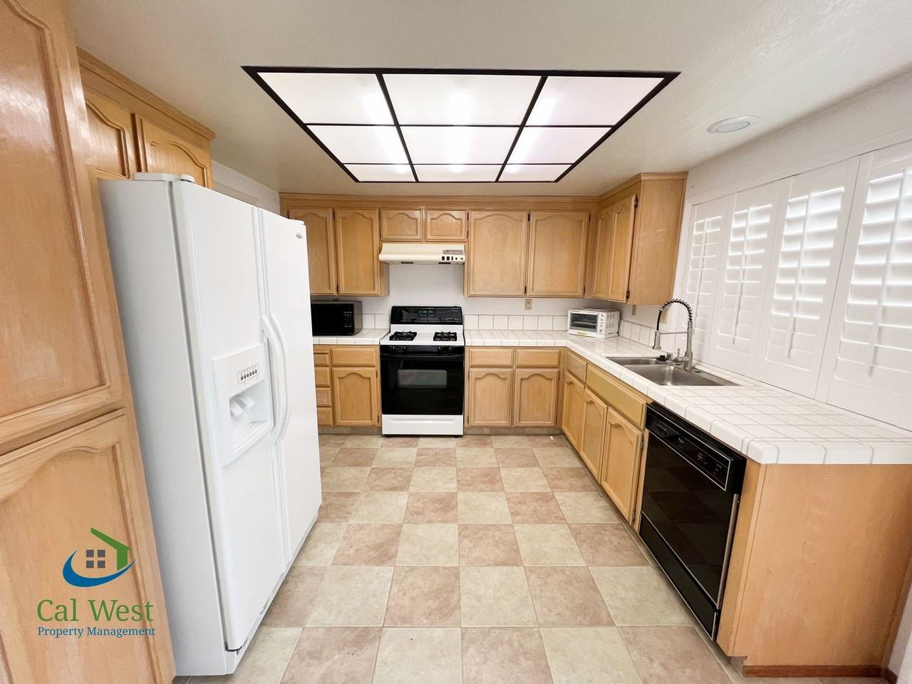 2331 Cresthaven St - Photo 5 of 17