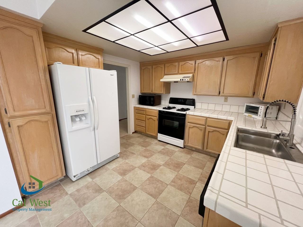 2331 Cresthaven St - Photo 7 of 17