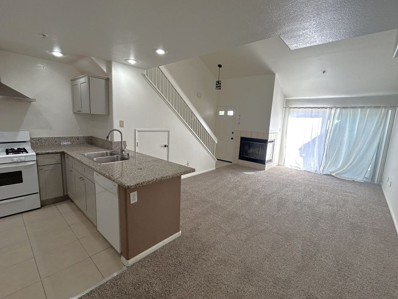 13133 Le Parc #912 - Photo 4 of 22