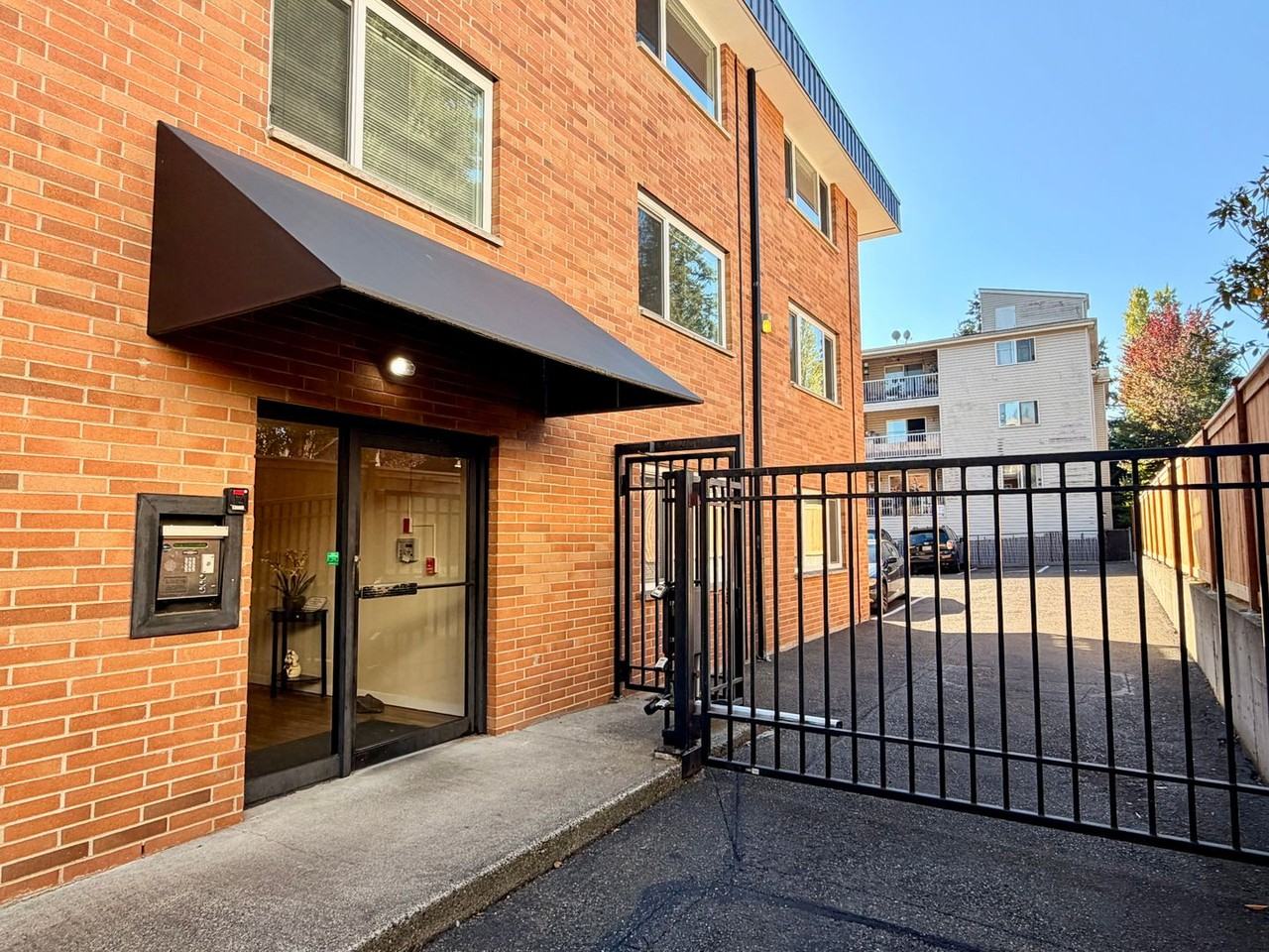 845 Ne 125th St #304 - Photo 3 of 23