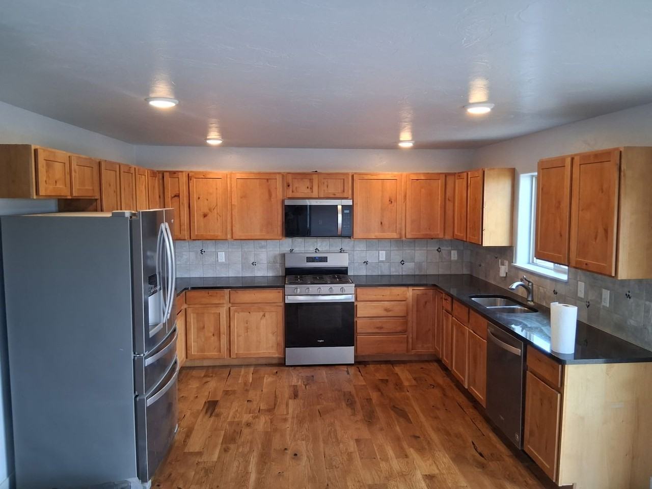 1097 Johnson St - Photo 5 of 27