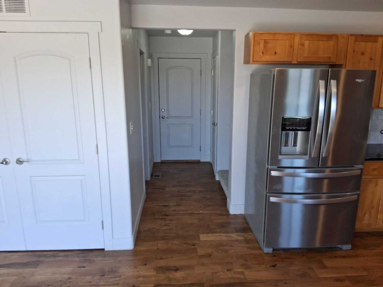 1097 Johnson St - Photo 6 of 27