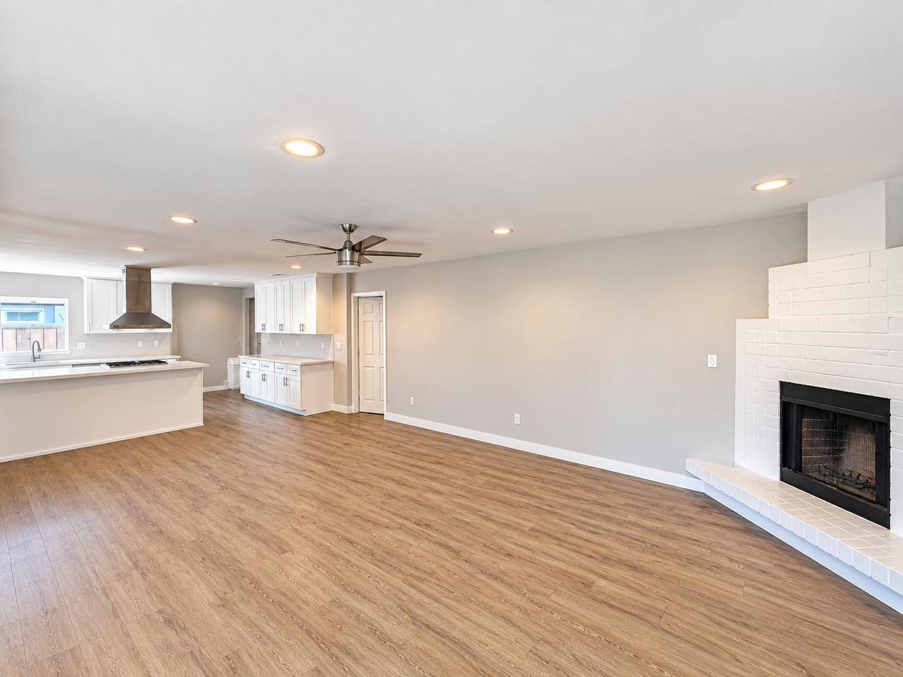 5606 Mary Lane Dr - Photo 3 of 20