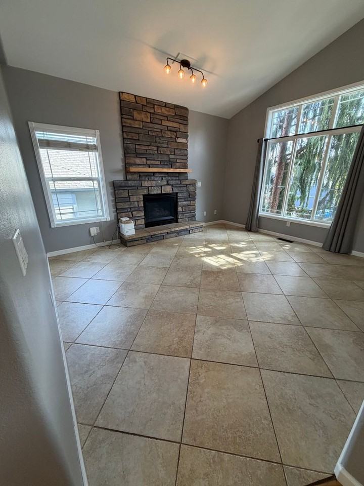 1187 Horizon Ridge Ct Ne - Photo 3 of 38