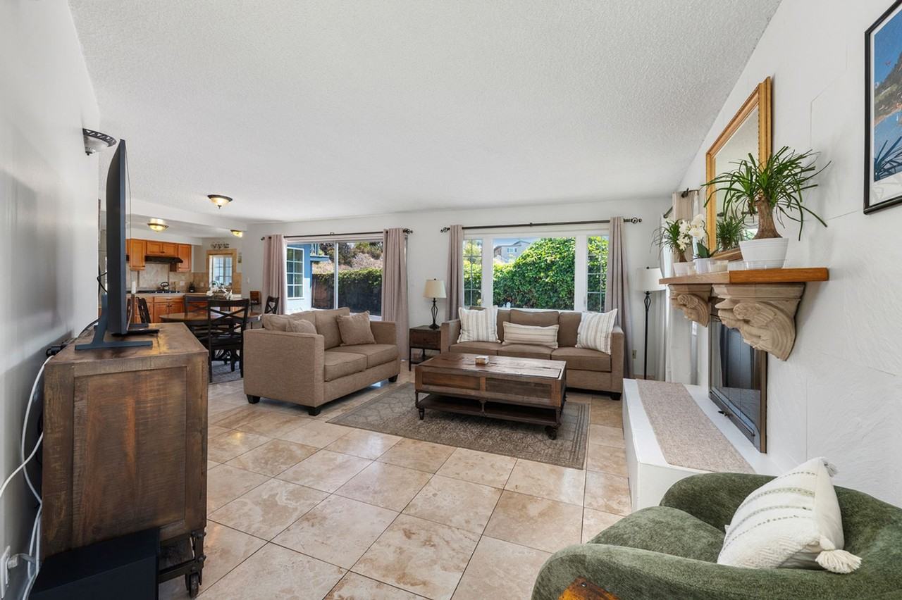 5091 Foothill Blvd - Photo 5 of 24