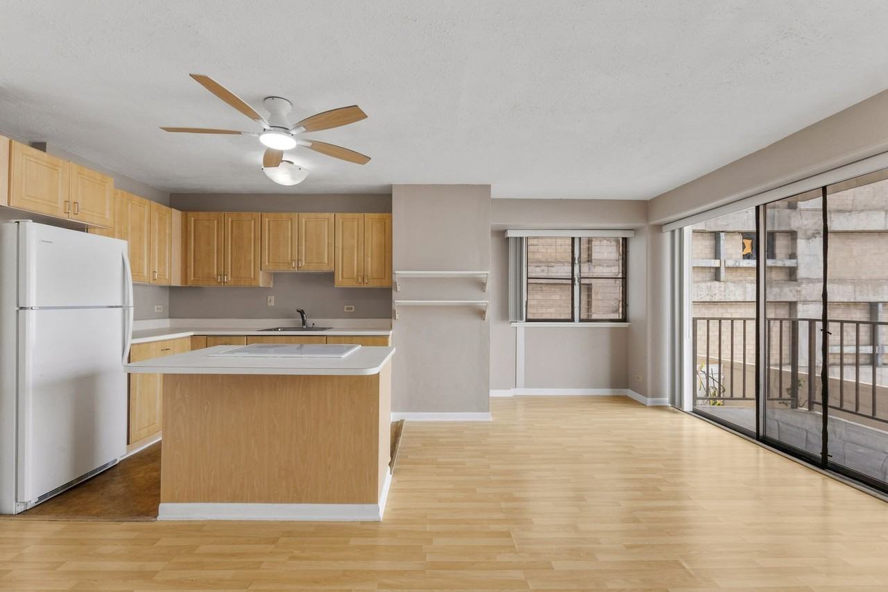 818 S King St #602 - Photo 6 of 25