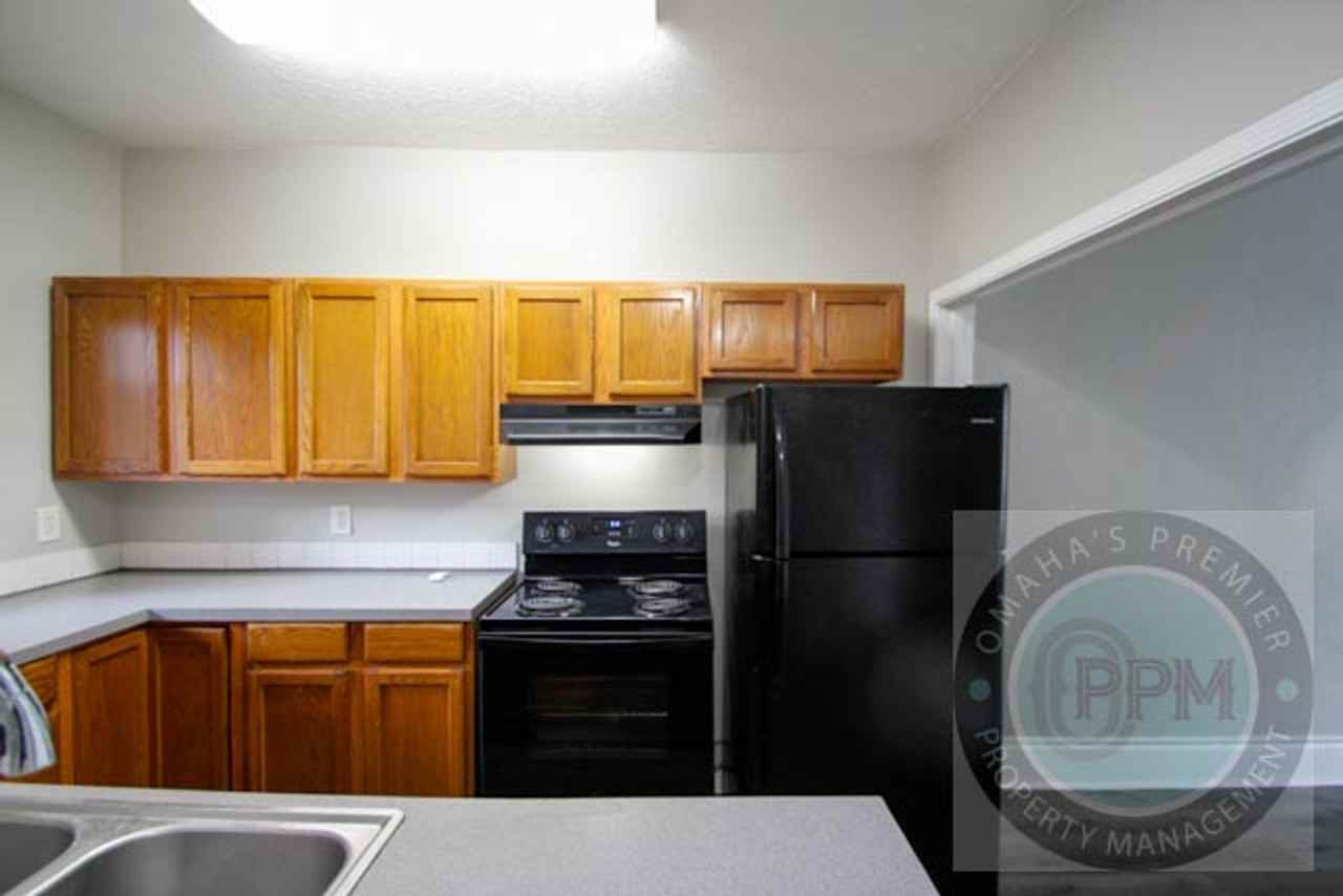 649 S 19th Ave - Photo 3 of 17