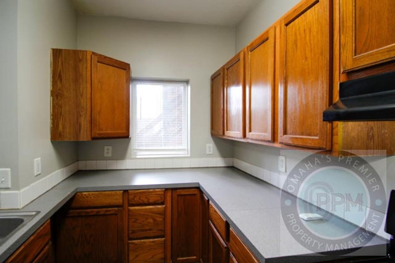 649 S 19th Ave - Photo 4 of 17