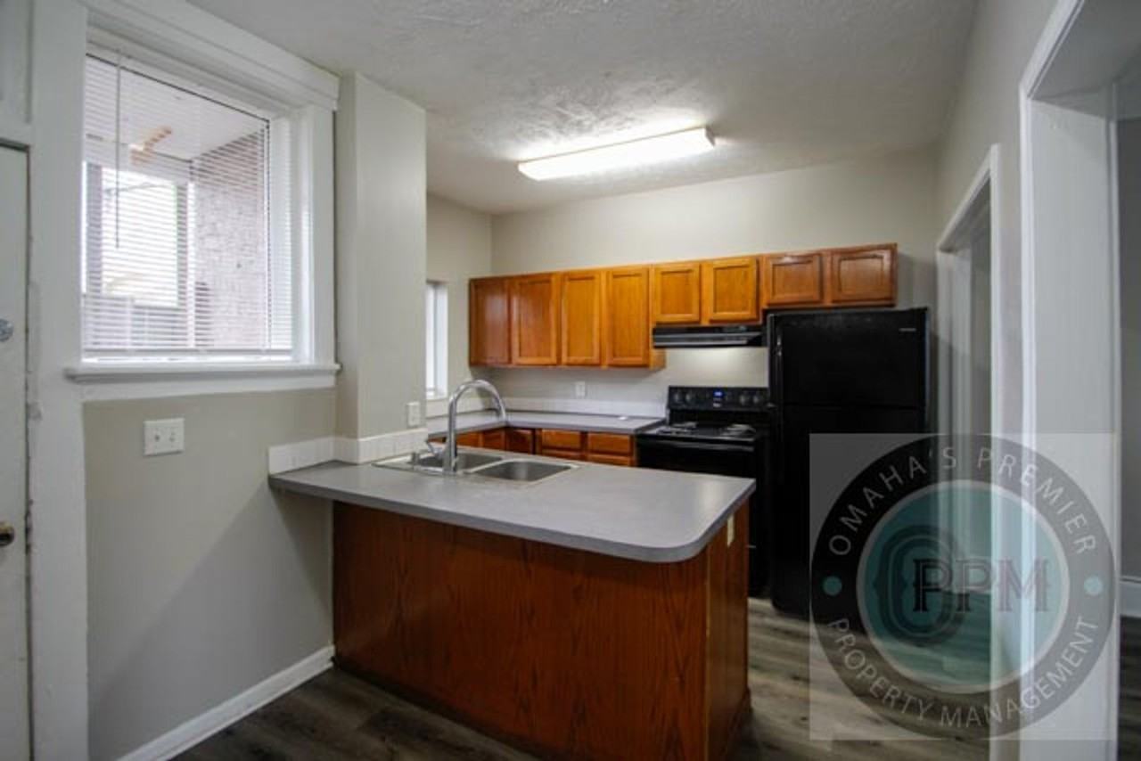 649 S 19th Ave - Photo 6 of 17