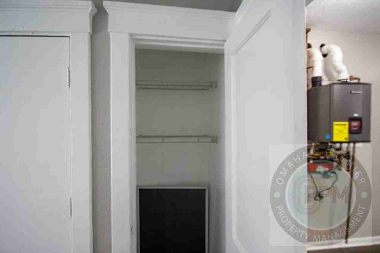 649 S 19th Ave - Photo 7 of 17