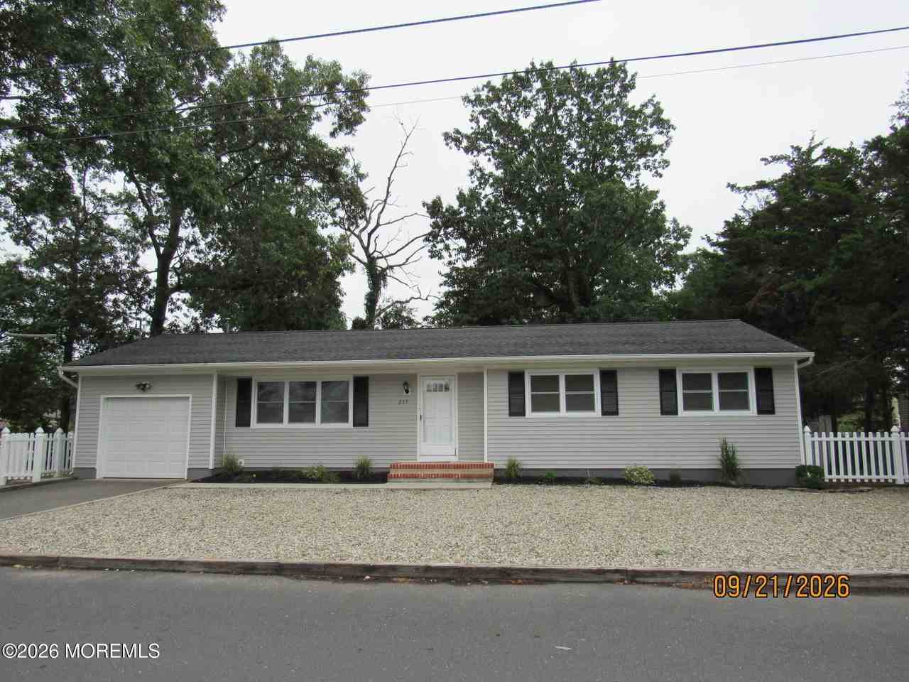 255 Dogwood Ln - Photo 2 of 22