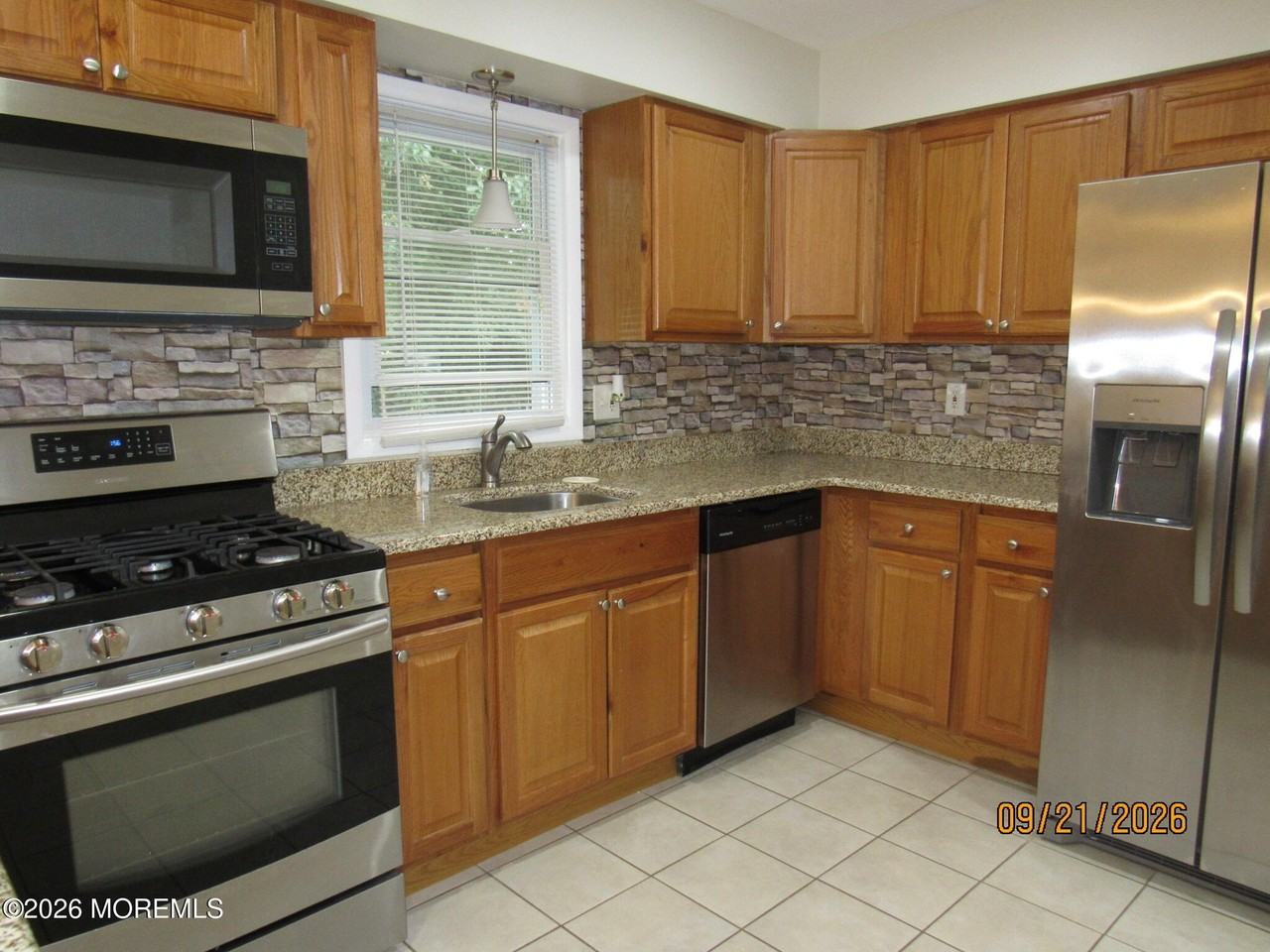 255 Dogwood Ln - Photo 6 of 22
