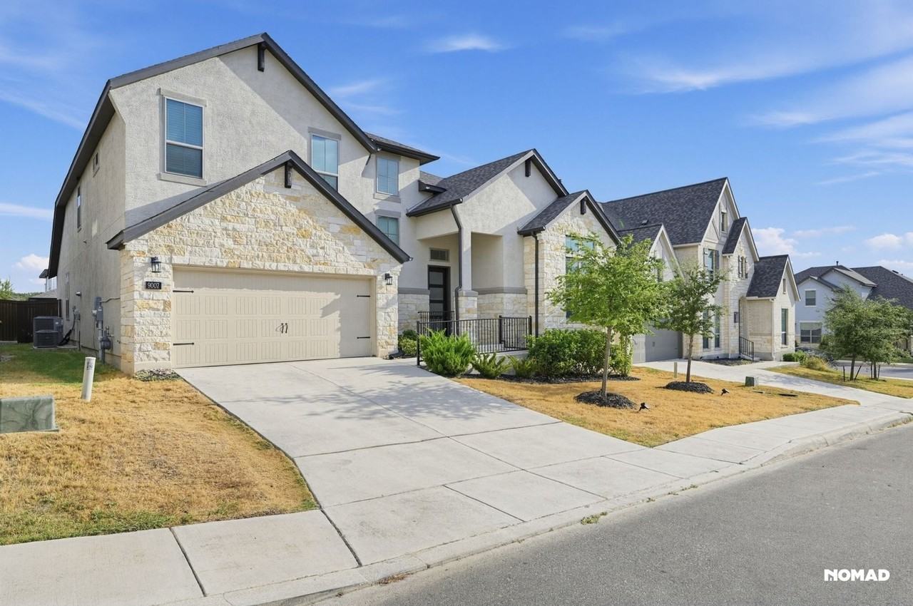 9007 Raven Pointe - Photo 3 of 32