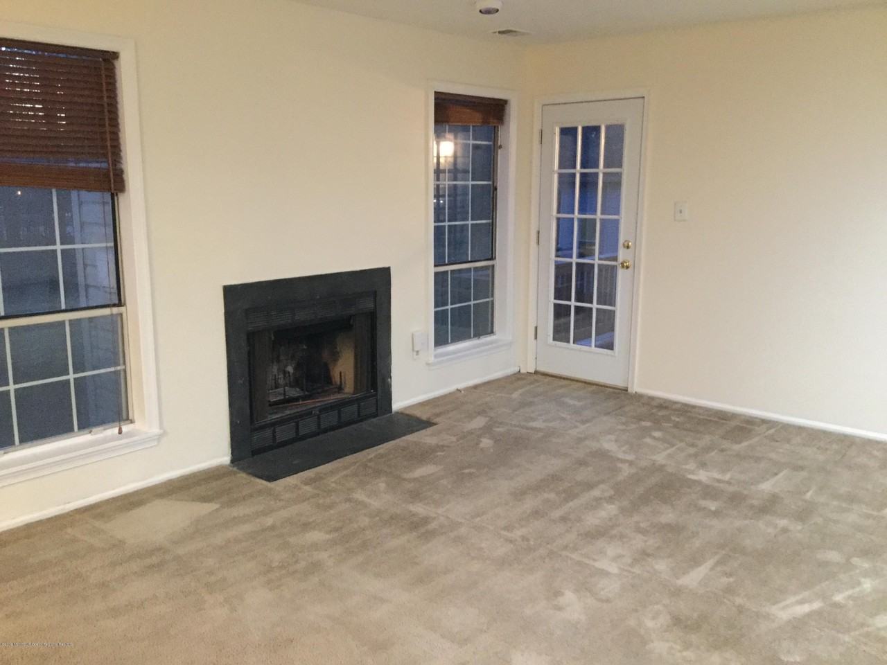 401 Yorkshire Pl - Photo 6 of 23