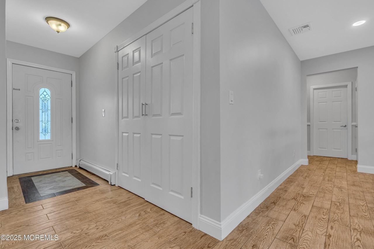 20 Venetian Ct - Photo 5 of 29