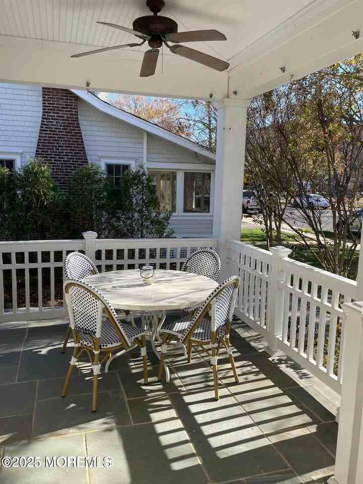 420 Tuttle Ave - Photo 4 of 43