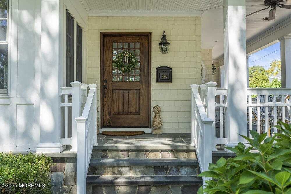420 Tuttle Ave - Photo 5 of 43