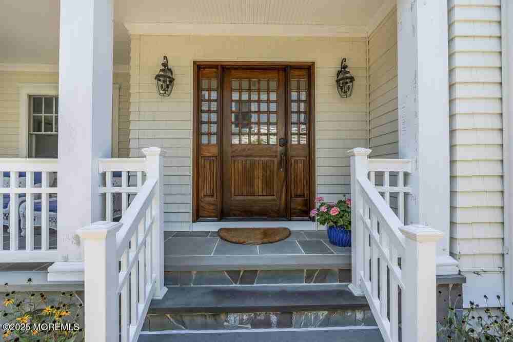420 Tuttle Ave - Photo 6 of 43