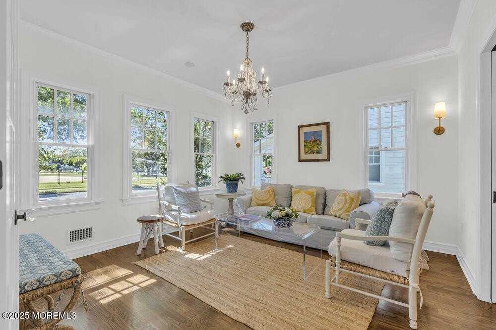 420 Tuttle Ave - Photo 7 of 43