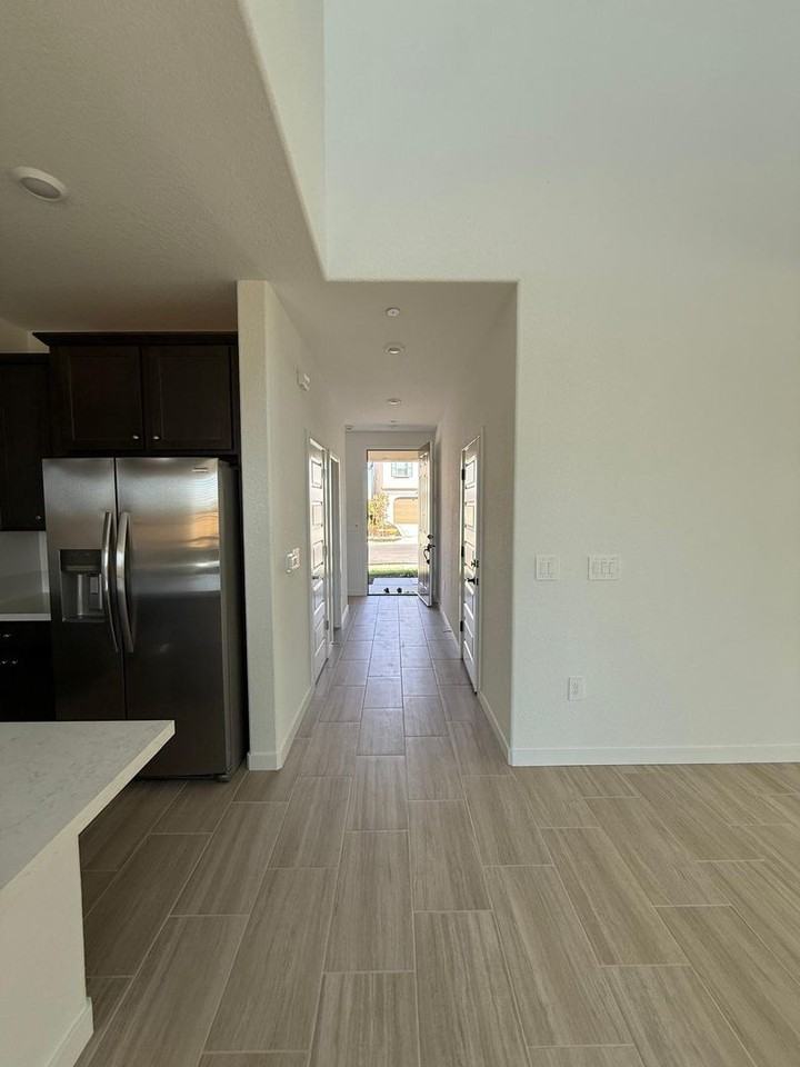 171 Dock Cir - Photo 7 of 38