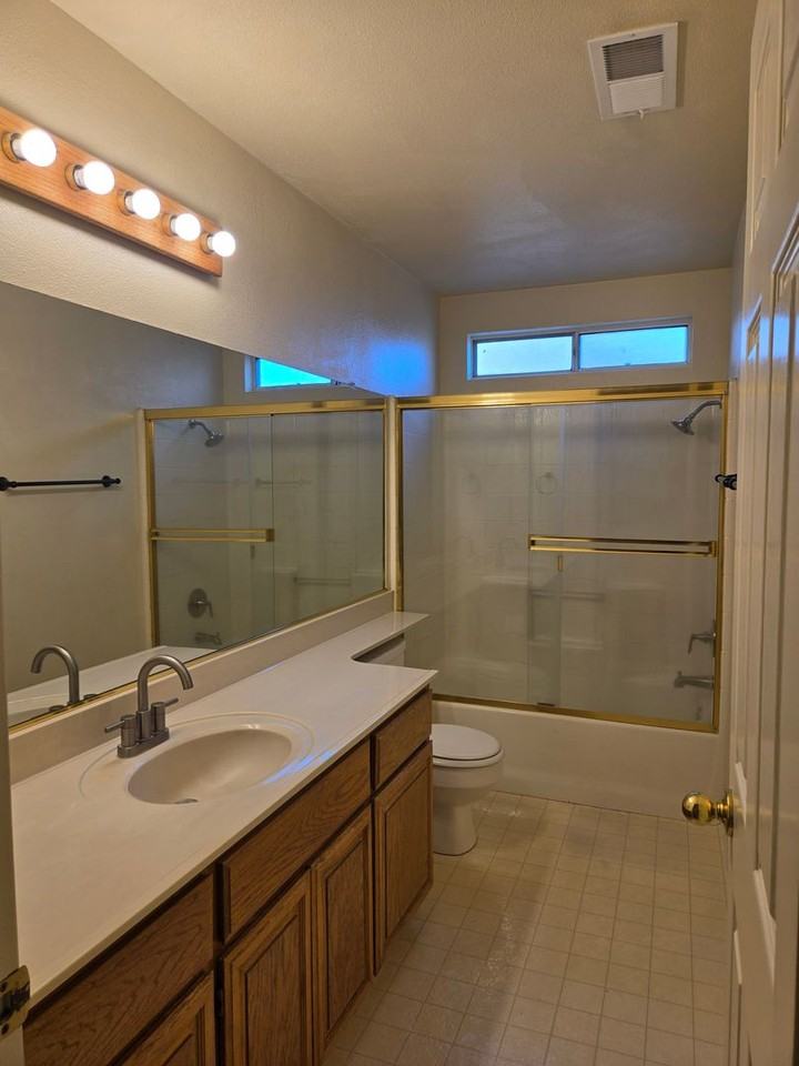 20427 Sparrow Ct - Photo 6 of 10