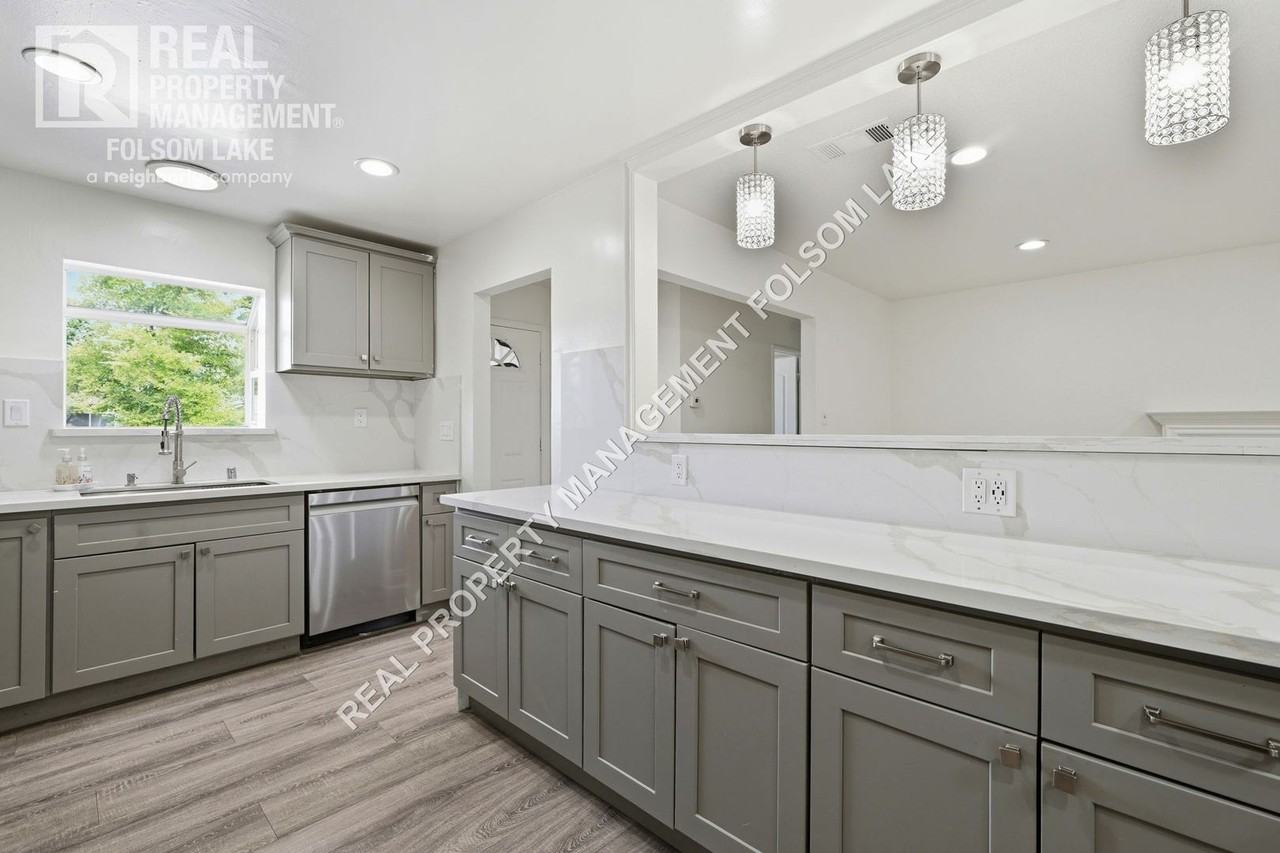 619 Wales Dr - Photo 7 of 26