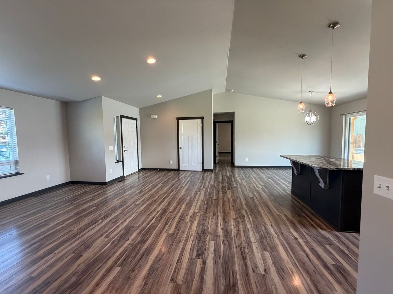3270 1st St Se - Photo 2 of 25