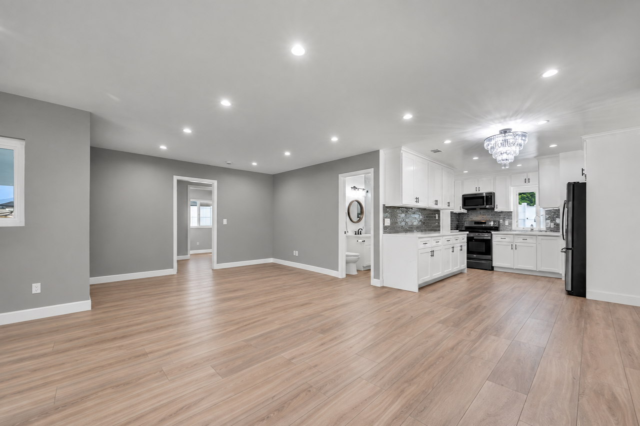 25223 Weston Rd - Photo 3 of 12