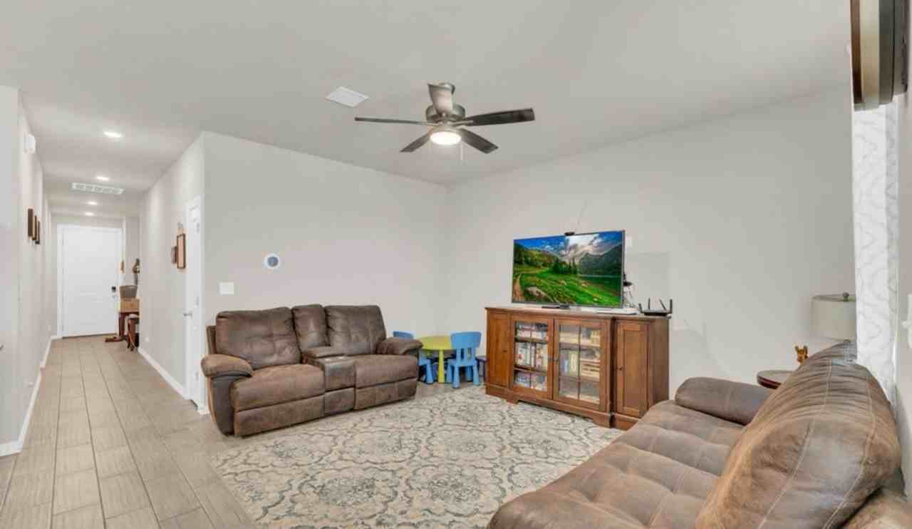 13935 Summer Harmony Ave - Photo 5 of 29