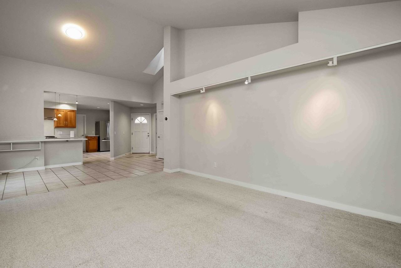 10209 Ne 126th Pl - Photo 5 of 45