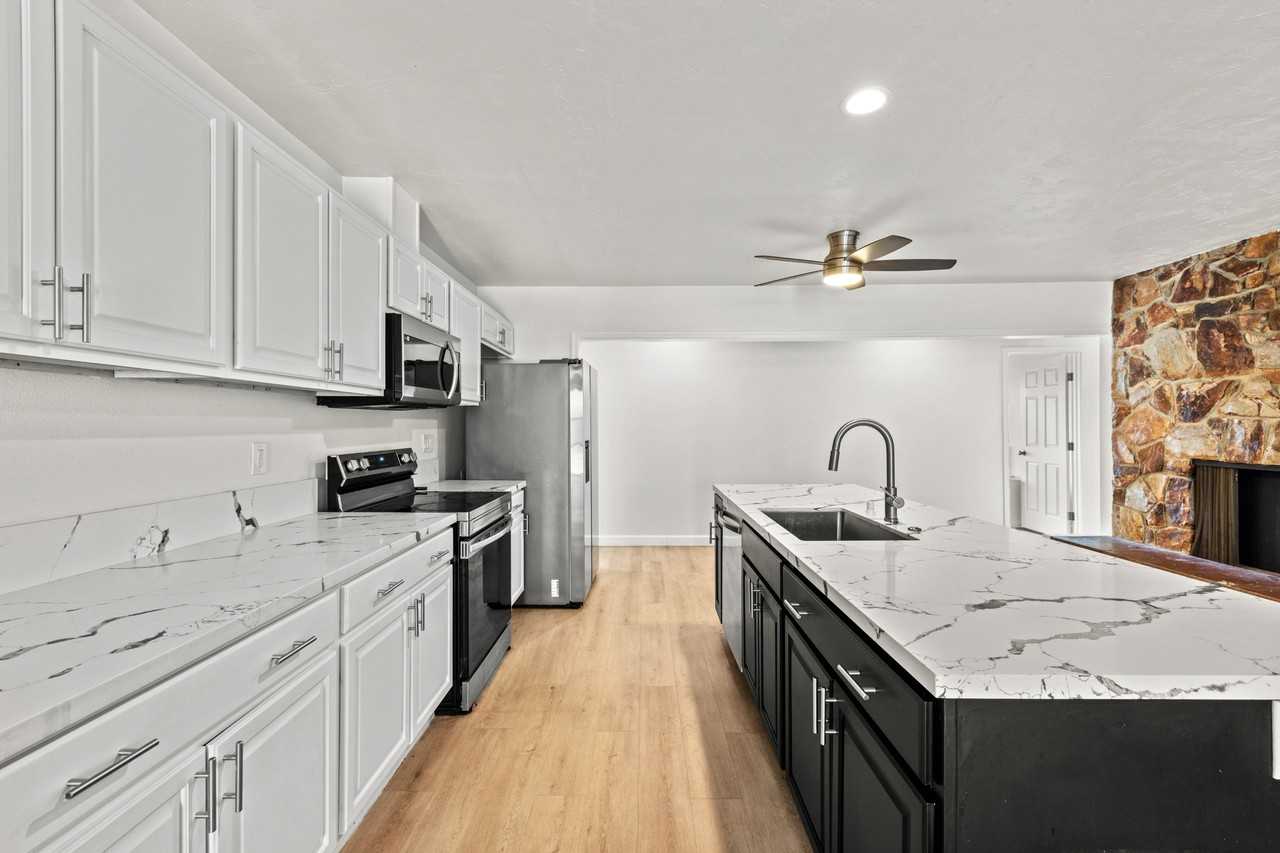 5527 Dorothy Dr #1 - Photo 3 of 19