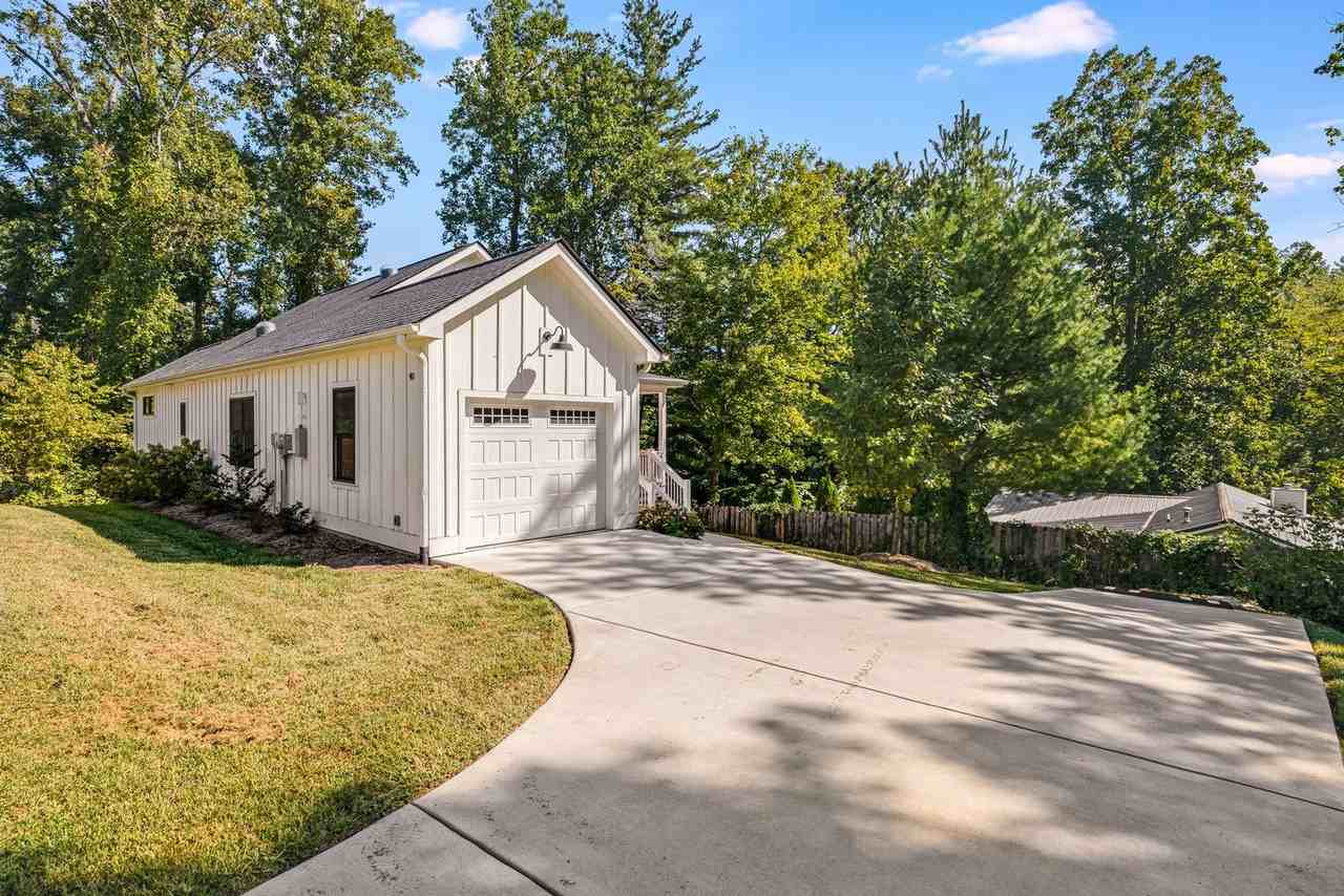 40 Rangeley Dr - Photo 2 of 26