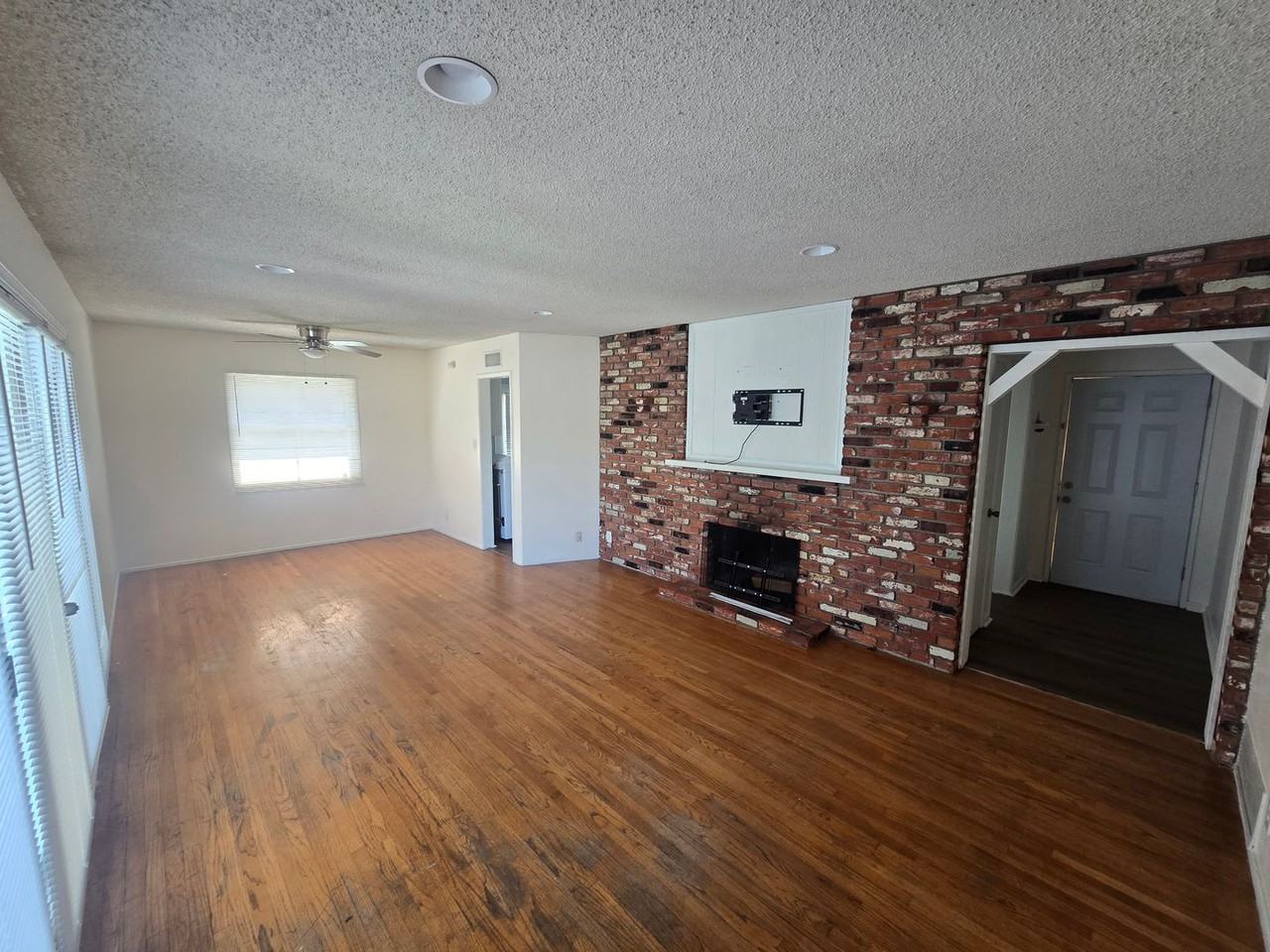 778 S Albertson Ave - Photo 3 of 14