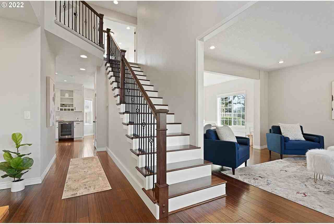 308 Ne 62nd Ave - Photo 2 of 37