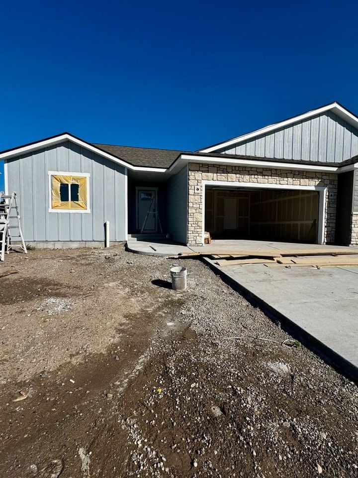 503 Jeanine Dr - Photo 2 of 20
