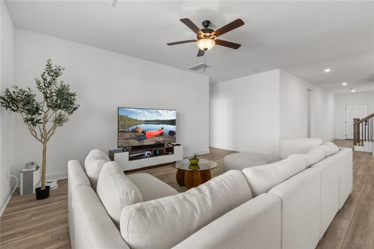 12120 Paseo De Los Lagos Ln - Photo 3 of 33