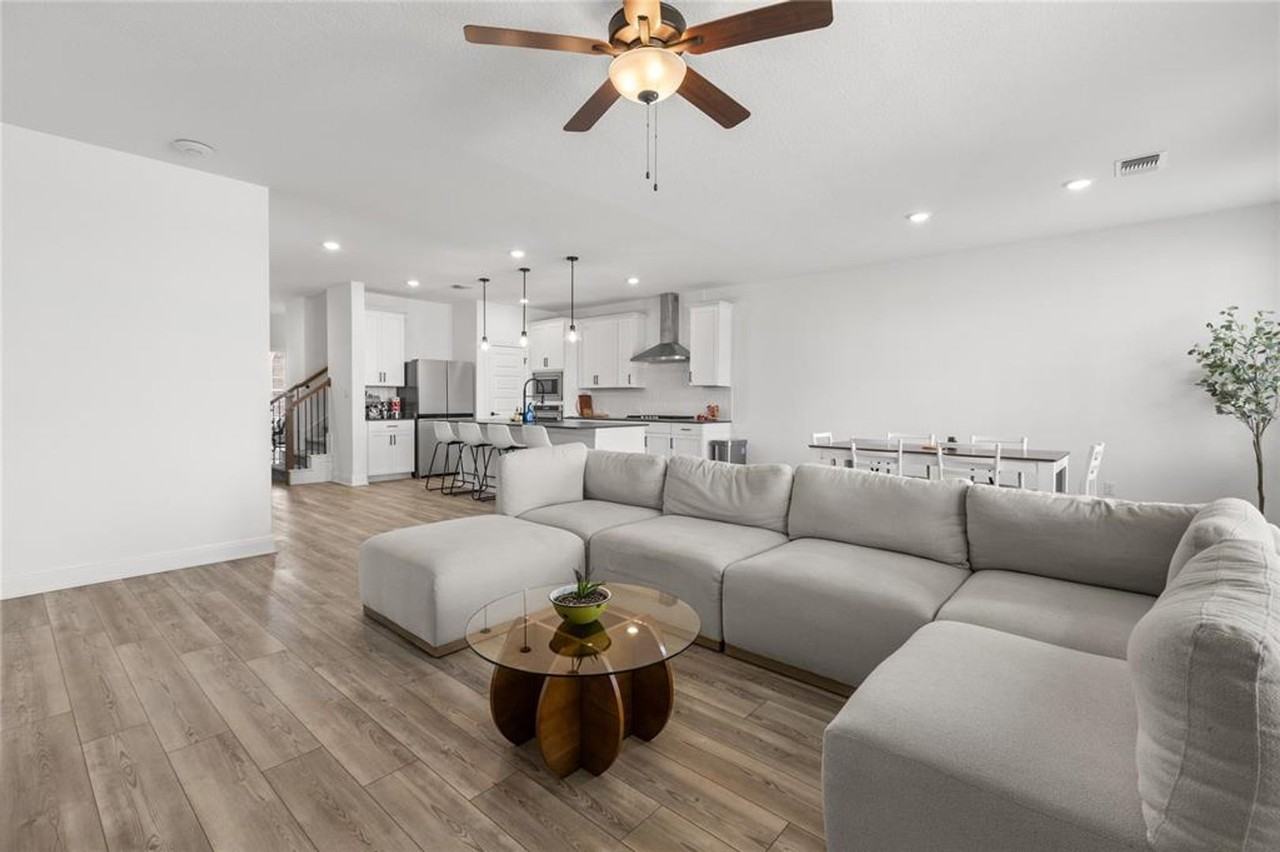 12120 Paseo De Los Lagos Ln - Photo 5 of 33