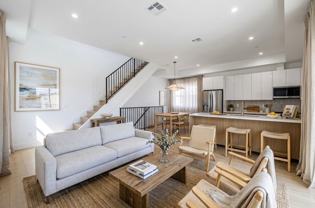 5931 Woodman Ave - Photo 1 of 1