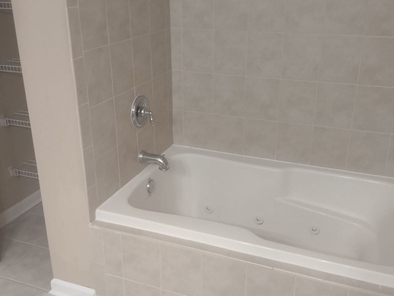 812 Long Dr #F - Photo 5 of 32