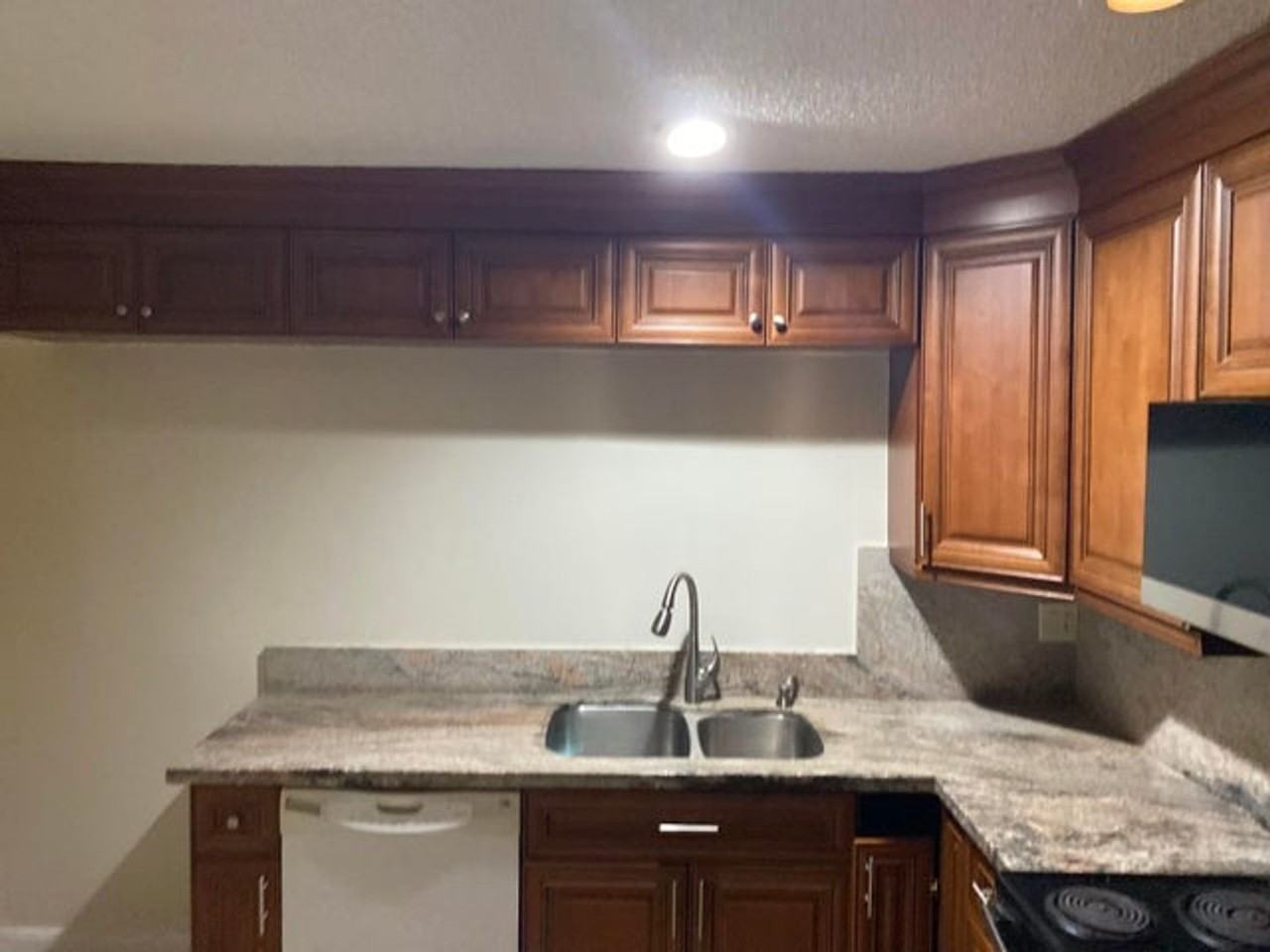 5029 Nw 5th St - Photo 2 of 11