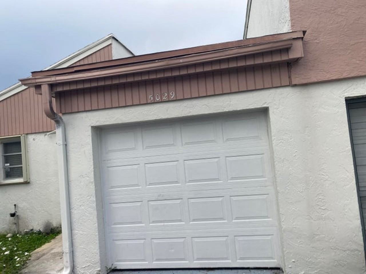 5029 Nw 5th St - Photo 4 of 11