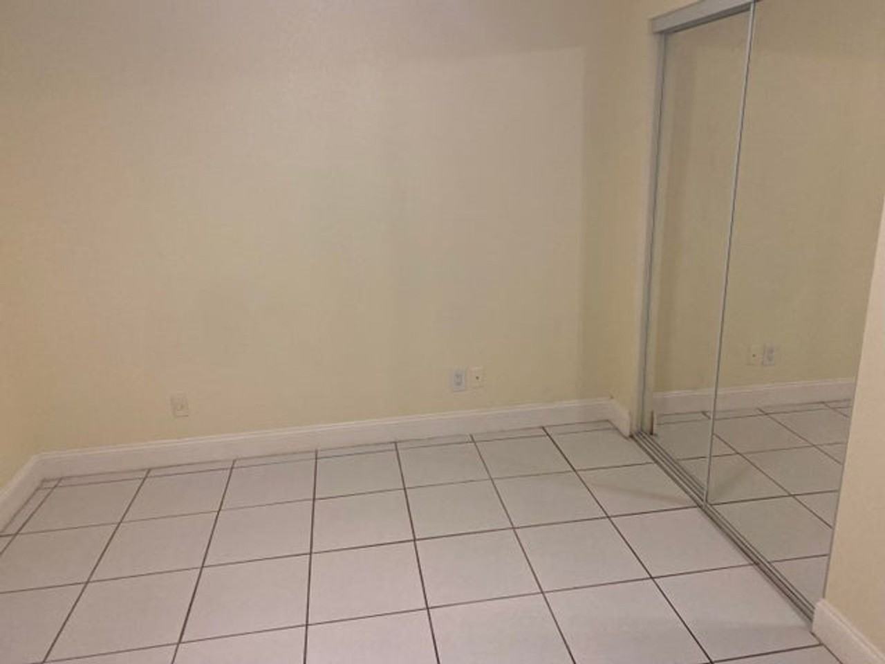 5029 Nw 5th St - Photo 5 of 11
