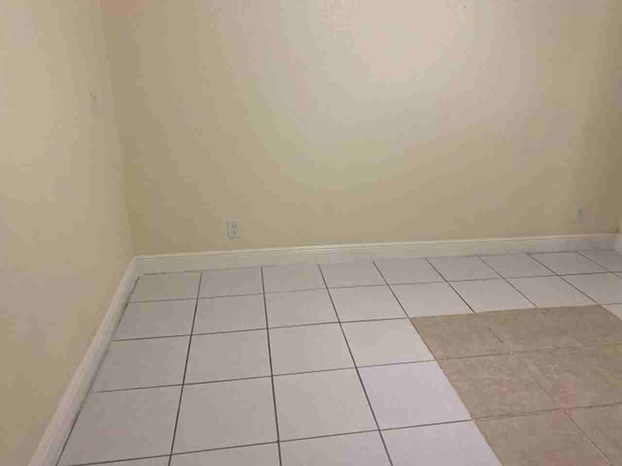 5029 Nw 5th St - Photo 6 of 11
