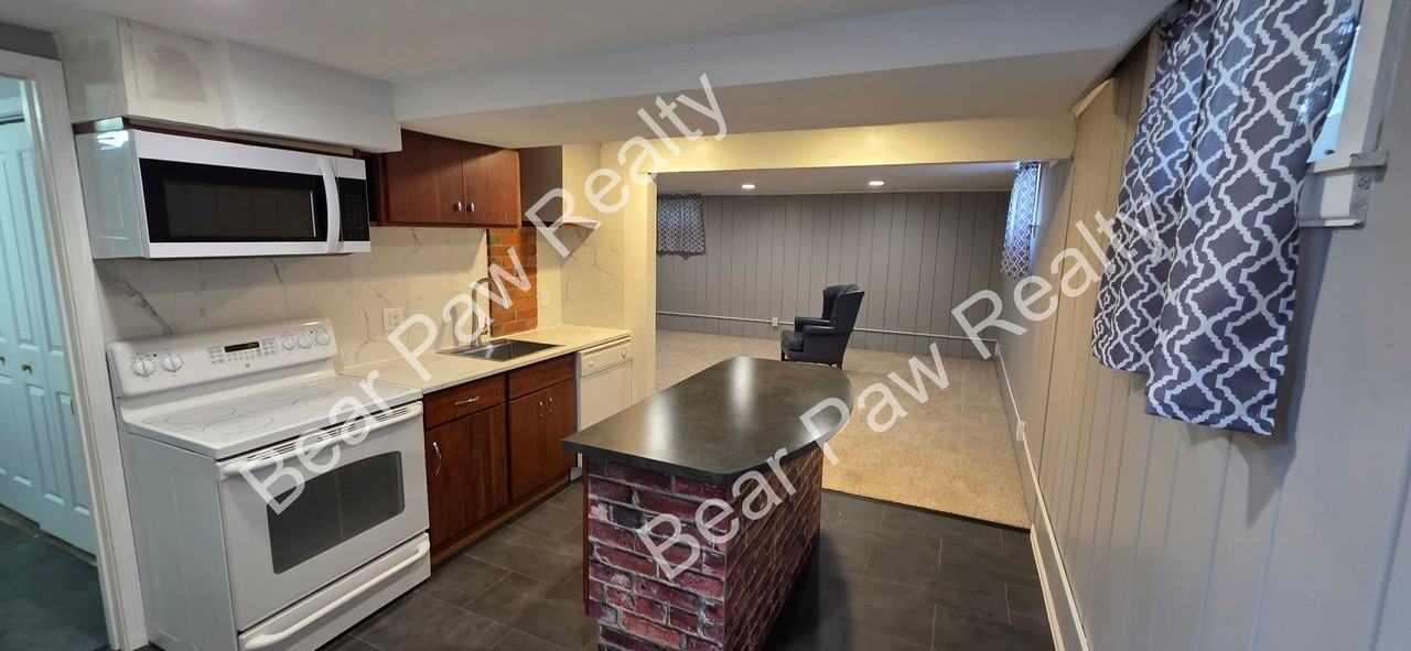 3512 Moore Ave Bsmt #Bsmt - Photo 3 of 14