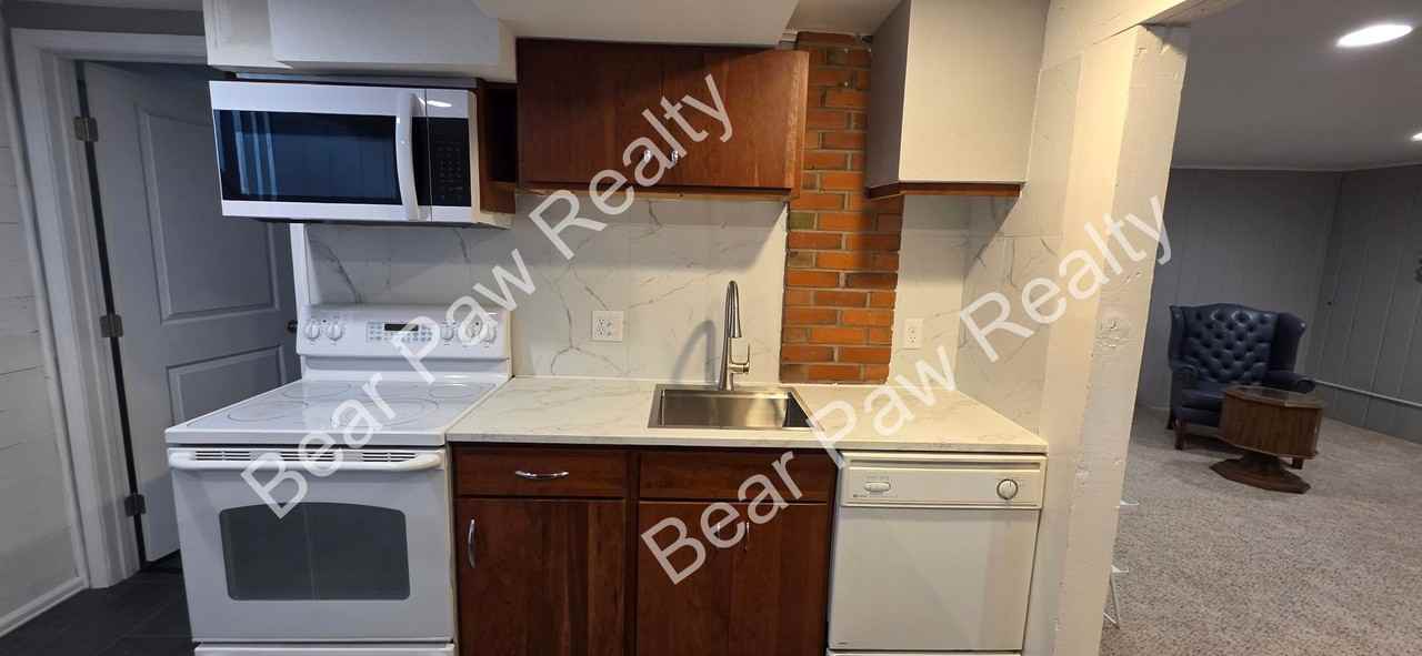 3512 Moore Ave Bsmt #Bsmt - Photo 4 of 14