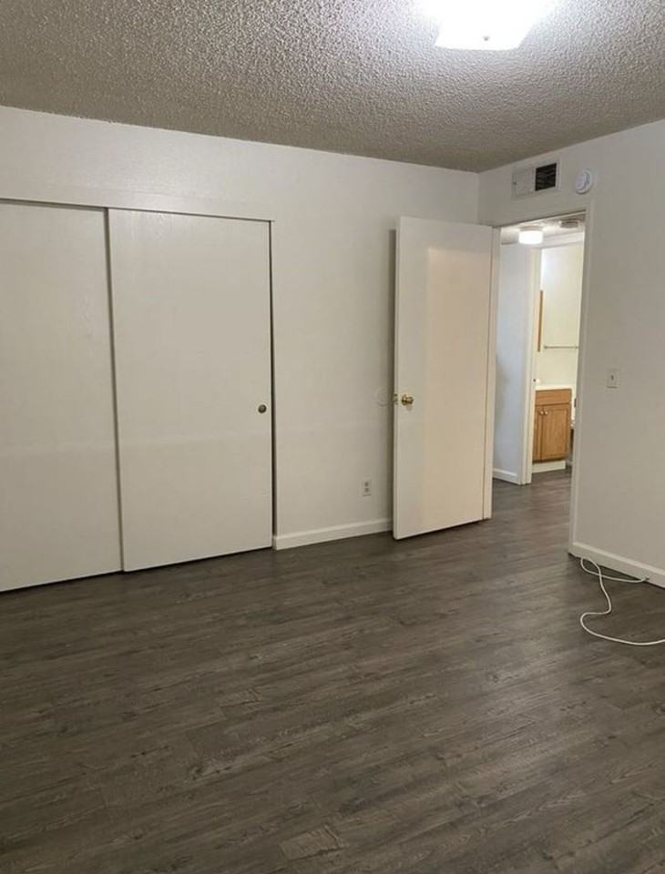 634 Cedar Ave - Photo 2 of 10