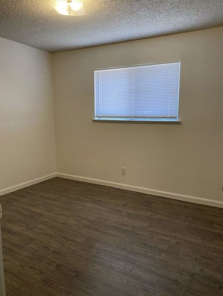 634 Cedar Ave - Photo 4 of 10