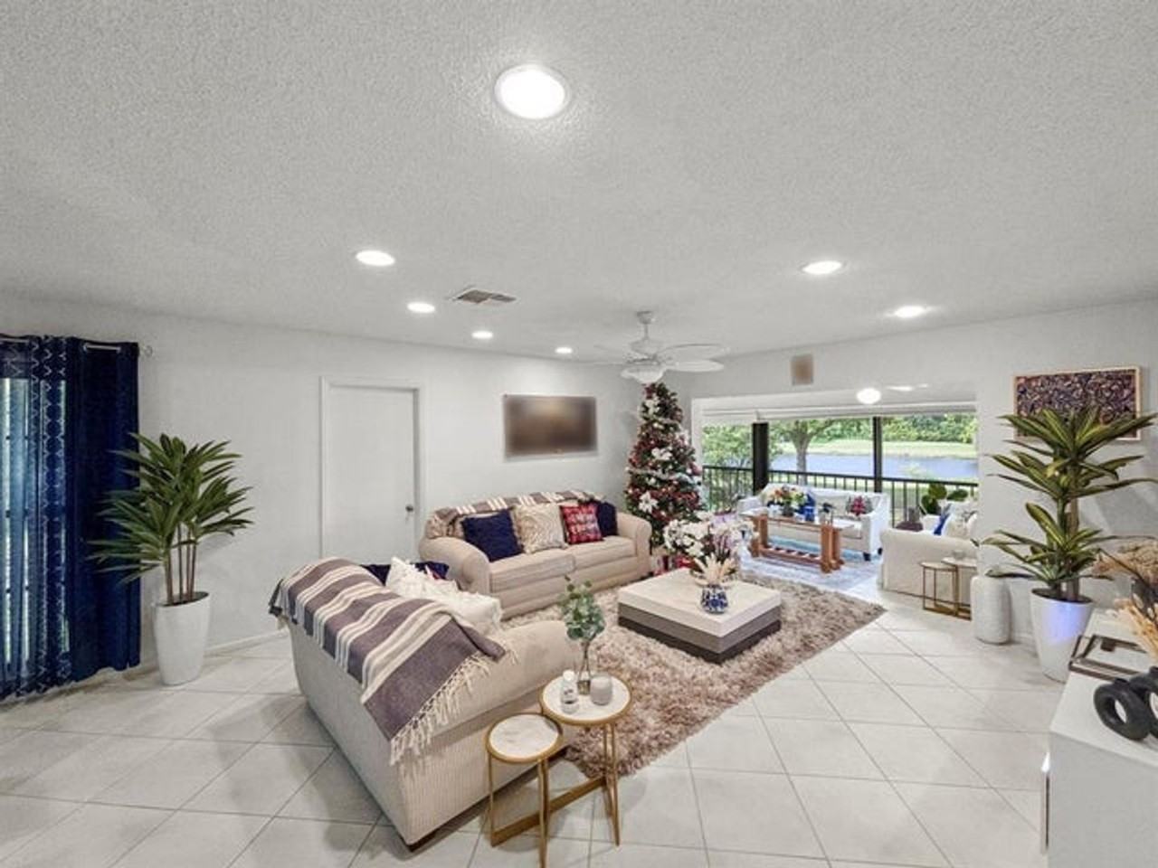 9286 Vista Del Lago - Photo 4 of 14